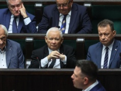 Polacy sceptyczni wobec koalicji PiS i Konfederacji. Mamy najnowszy sondaż
