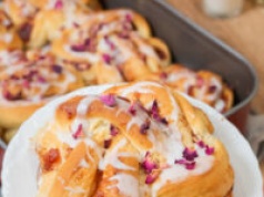 Zawijane drożdżówki z marmoladą