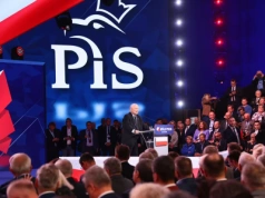 Suto zakrapiana impreza po kongresie PiS. Naruszono zakaz Kaczyńskiego