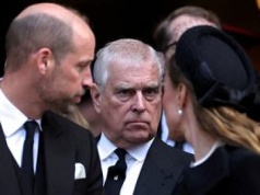 Upadły Andrzej. Król Karol III pozbawił brata książęcego tytułu. Brytyjczycy mówią: "W końcu"