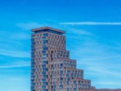 Wiadomo, ile trzeba obecnie odkładać na mieszkanie. Jest lepiej, niż było