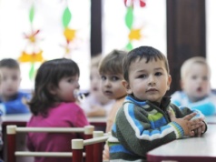 Przedszkolna awantura o chorowanie przekroczyła granicę. Rodzice oskarżyli nauczycieli o infekcje