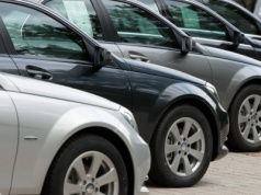 Jak bezpiecznie kupić używany samochód. Eksperci tłumaczą krok po kroku, na co uważać