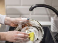 Myjesz naczynia ręcznie? Nie popełniaj tego błędu!