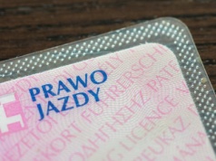 Prawa jazdy wydane przed 2013 rokiem mają ważną wadę. Konieczna wymiana