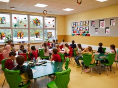 Prowadzą dzieci do szkolnej świetlicy i robią sobie... wolne. "Przerzucają odpowiedzialność na szkołę"