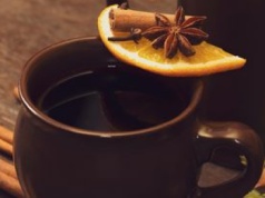 Kobiety po 50-tce powinny używać. Reguluje hormony i spowalnia procesy starzenia