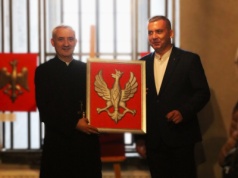 Święty Krzyż: wystawa „Orły Polskie” i koncert pieśni patriotyczno-religijnej przed Świętem Niepodległości