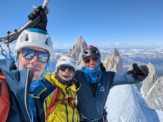 Maciej Bedrejczuk, Paweł Karczmarczyk i Piotr Sułowski zdobywają Cerro Torre drogą Ragni