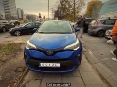 Najechał na pieszego na chodniku w Warszawie. Dostał grzywnę o wartości dobrego auta