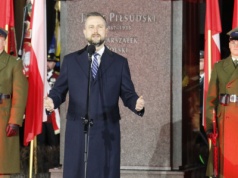 Szef MON: szkolenia, kontrakty, nowe zdolności