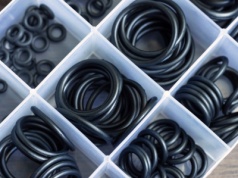 Gdzie wyrzucić stare uszczelki i inne przedmioty z gumy? Czy powinny trafić do żółtego pojemnika?