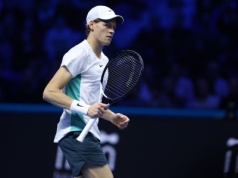 Jannik Sinner pokonał kontuzjowanego Augera-Aliassime'a w meczu otwarcia ATP Finals