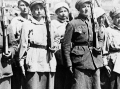 Porzuciły szkolne mundurki, by wstąpić do wojska. Nie wszyscy rodzice byli dumni z wyboru córek