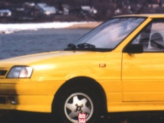 Te auta były największymi hitami w Polsce 30 lat temu. Pozycja Toyoty i Poloneza zaskakuje