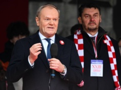 "Nikt nie ma monopolu na patriotyzm". Tusk w Święto Niepodległości