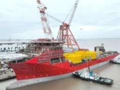 Największy kablowiec świata zwodowany w Chinach. Pomieści 28 tys. ton