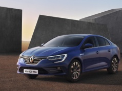 Słynne modele Renault znowu będą spalinowe. Czekamy na powrót minivana