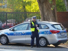 Przekroczysz prędkość, trafisz za kratki. Rząd kręci bat na kierowców, nowe przepisy od 2026 r.