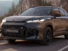 133 800 zł to już cena za hybrydę z silnikiem 1.8. Najnowszy model Toyoty daje też 473 l bagażnika