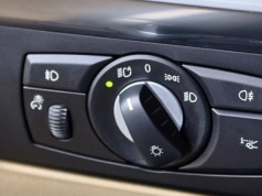 Większość kierowców ignoruje to pokrętło. Policja może wystawić 3000 zł