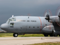 Turecki Hercules rozpadł się w powietrzu nad Gruzją