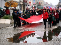 Nowy Tomyśl uczcił Niepodległość. Kompania Honorowa WP, parada i uroczystości w całej Wielkopolsce