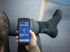 Skarpetki przyszłości. AI i impulsy elektryczne pomogą milionom diabetyków