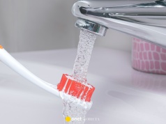 Gdzie wyrzucać szczoteczki do zębów? Nagminnie popełniamy błąd