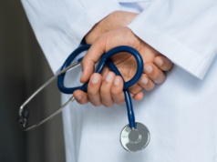 Mit biednych lekarzy z Polski obalony? FPP: Zachodni poziom życia medyków