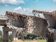 Katastrofa w Chinach: Nowy most Hongqi runął zaledwie kilka miesięcy po otwarciu