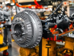 Zakłady Stellantisa wstrzymają pracę. W tle szantaż i wymuszenie