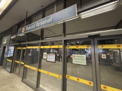 Zamknięcie wielu stacji metra zazębia się z nieczynnym Dworcem Centralnym. Rzeczniczka tłumaczy, czy nie można było tego przesunąć