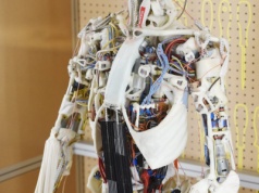 Wiceprezes Google: AI przyspiesza rozwój nauki, nastały złote czasy badań naukowych