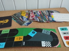 Recenzja gry karcianej gry karcianej Grand Prix Quiz Game