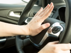 Wyprzedzasz? Możesz użyć klaksonu, ale jest jeden warunek