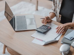 Polki nie wiedzą, czy mają oszczędności. Badanie dało niepokojący wynik