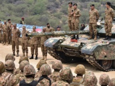 Pakistan ściąga wojska na granicę. Media o przygotowaniach do wojny