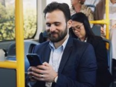 Zakaz takiego używania telefonów w autobusach. Jest projekt uchwały