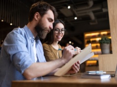 Oferty pracy wiszą tygodniami. Firmy narzekają na brak kompetencji, kandydaci na wysokie wymagania