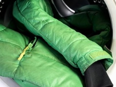 Uważaj, co dodajesz do pralki. Kurtka zimowa może zamienić się w placek