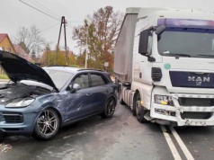 Znana 46-latka rozbiła się swoim luksusowym Porsche