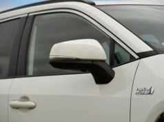 Oto nowy fabrycznie RAV4 taniej o 65 000 zł. Tak, ale nie w salonie Toyoty i z małym haczykiem