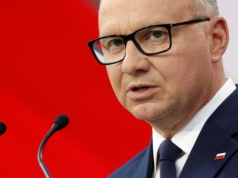 Ostra wymiana zdań między Dudą a prof. Zollem. 