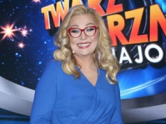 Modne sukienki dla kobiet 60 plus. Odmładzają i maskują niedoskonałości