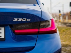 Ile wytrzymują baterie w hybrydach plug-in. Wyniki badania ADAC nie pozostawiają złudzeń