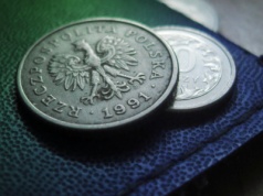 Inflacja zmierza do celu – presja cenowa nadal słabnie