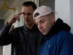 Przemo DBM ft. Lubin „Wszystko gra” – osiedlowy trap z ironicznym luzem