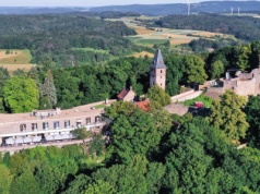 Tu historia przenika się z legendą. Zamek Frankenstein robi wrażenie