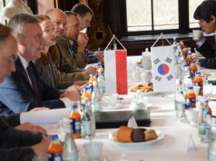 Spotkanie wiceszefa MON z delegacją Ministerstwa Obrony Republiki Korei